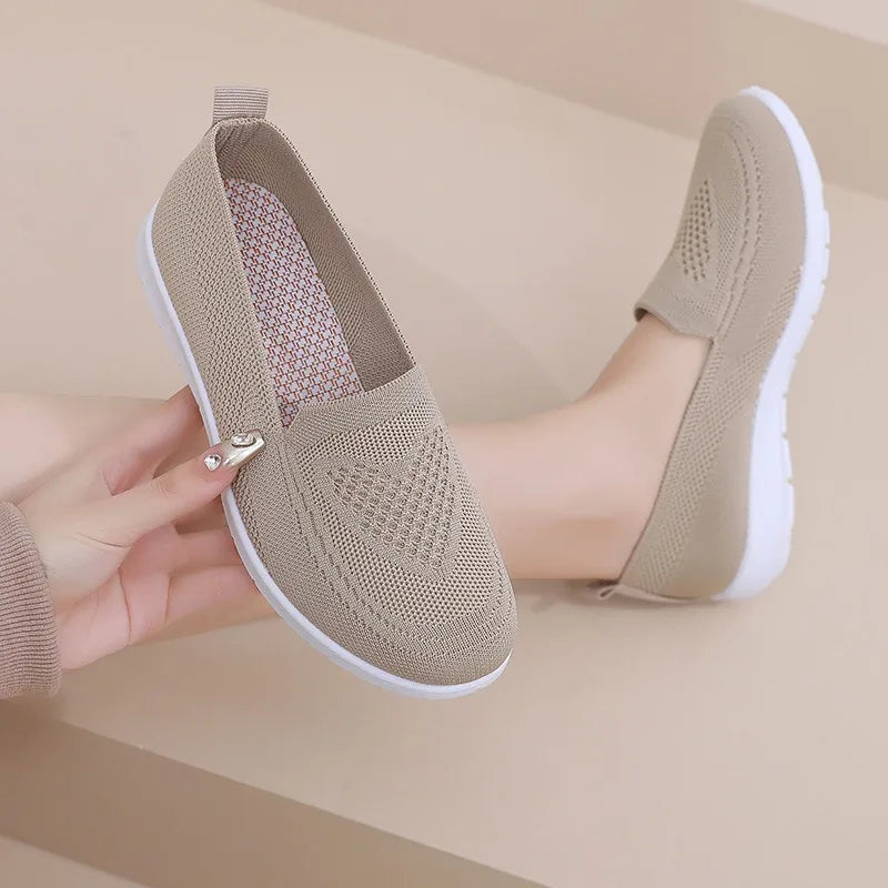 Women's Flat Air-Mesh Walking Shoes — product view