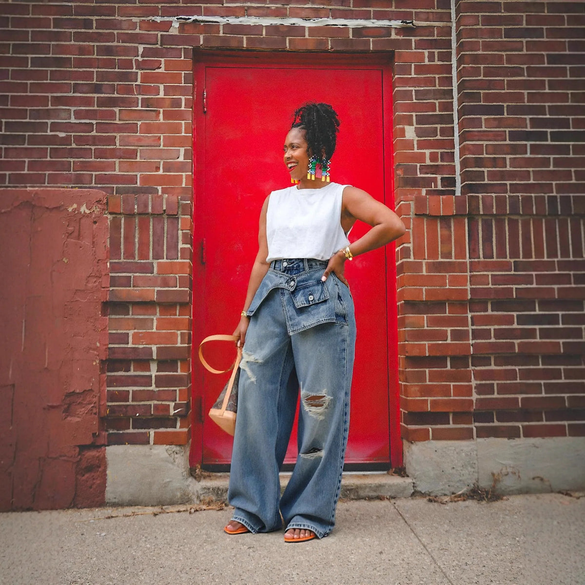 Women's Mid-Rise Distressed Straight-Leg Jeans — product view