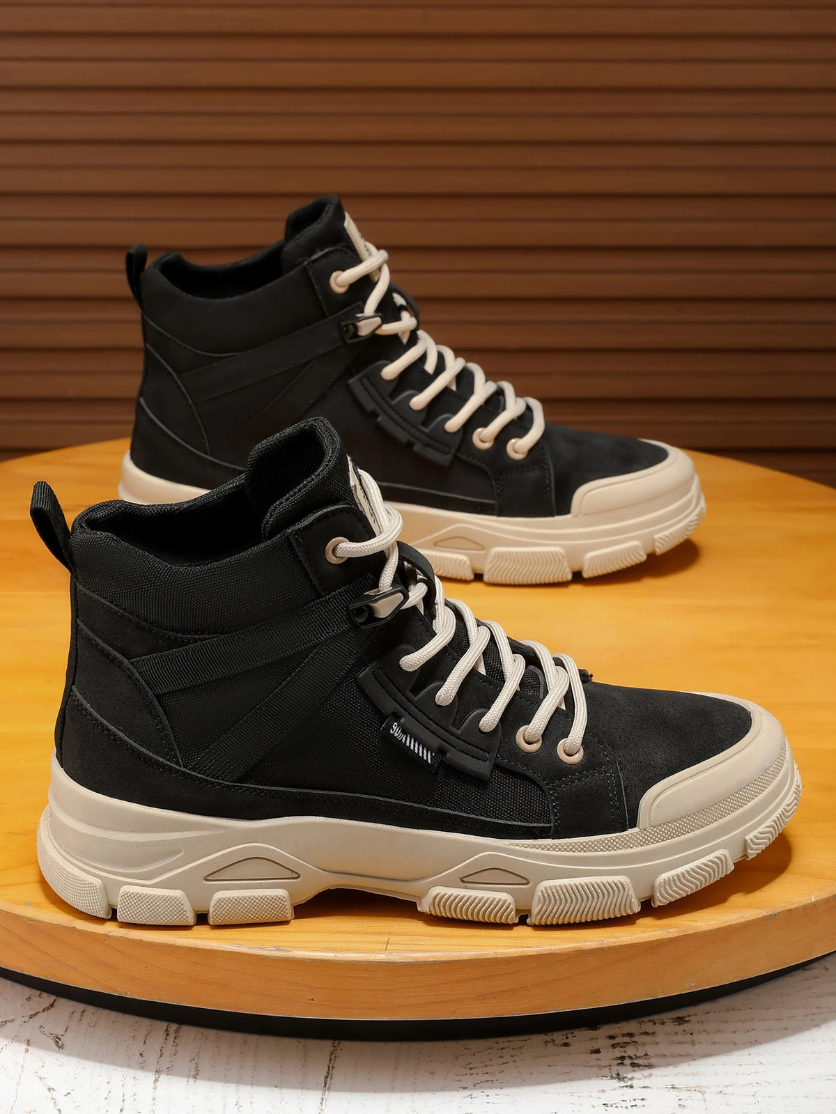 Bottes montantes rembourrées à lacets pour homme
