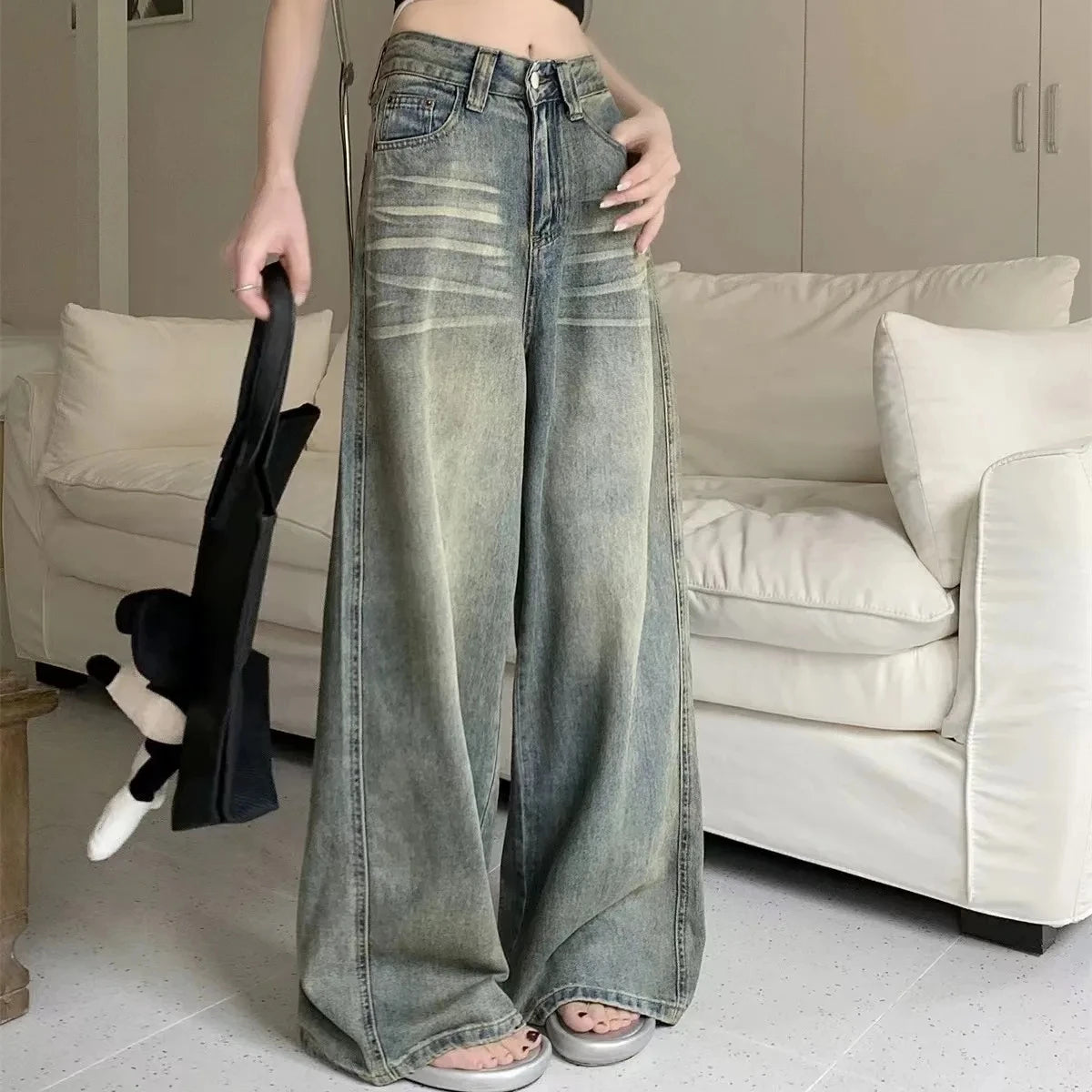 Women's Vintage High-Waist Relaxed Jeans — product view