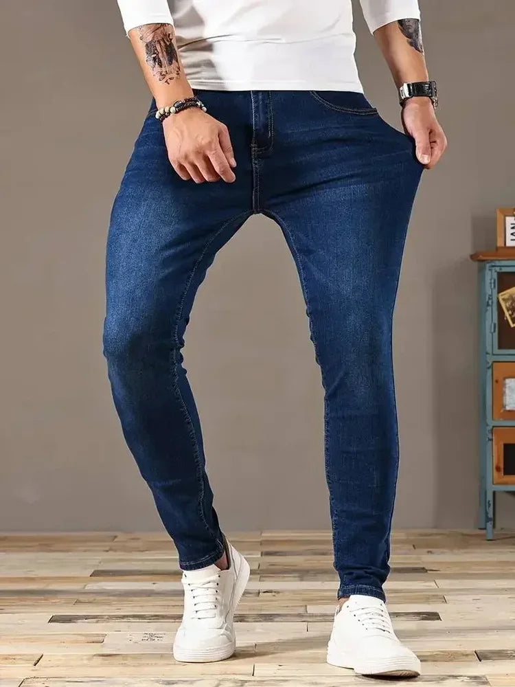 Men's Wide-Leg Stretch Denim Jeans — product view