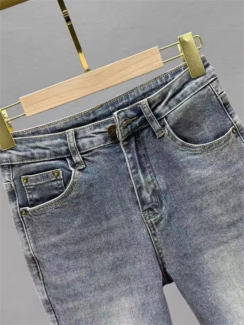 Women's Floral-Embroidered Cropped Jeans — product view