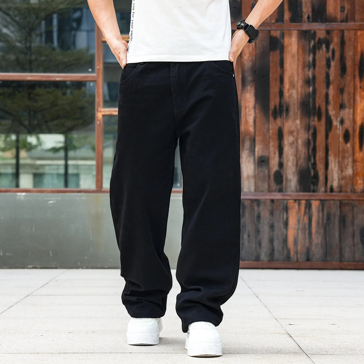Men's Wide-Leg Stretch Denim Jeans — product view