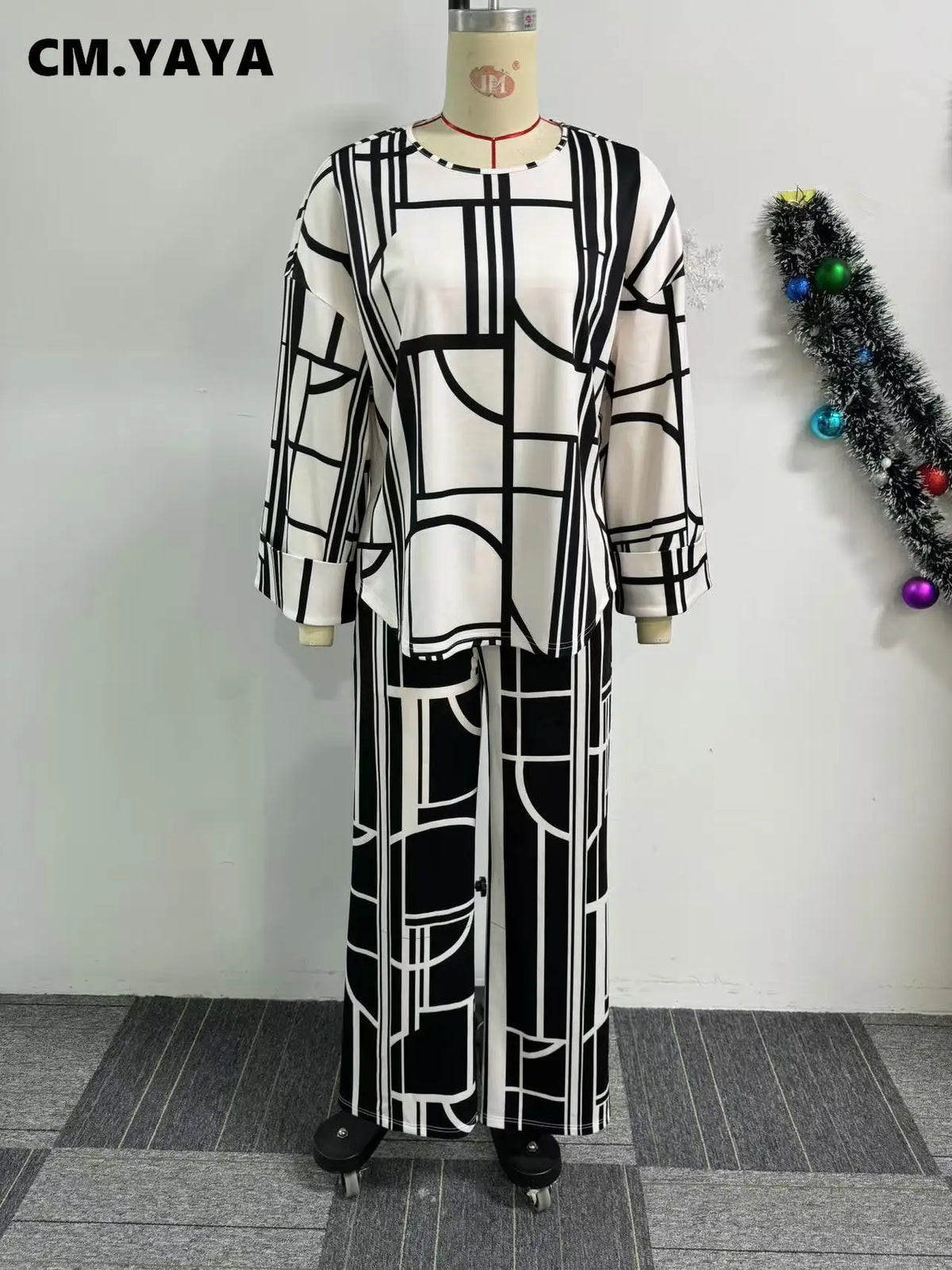 Women's Printed Long-Sleeve Top & Straight-Leg Pants Set