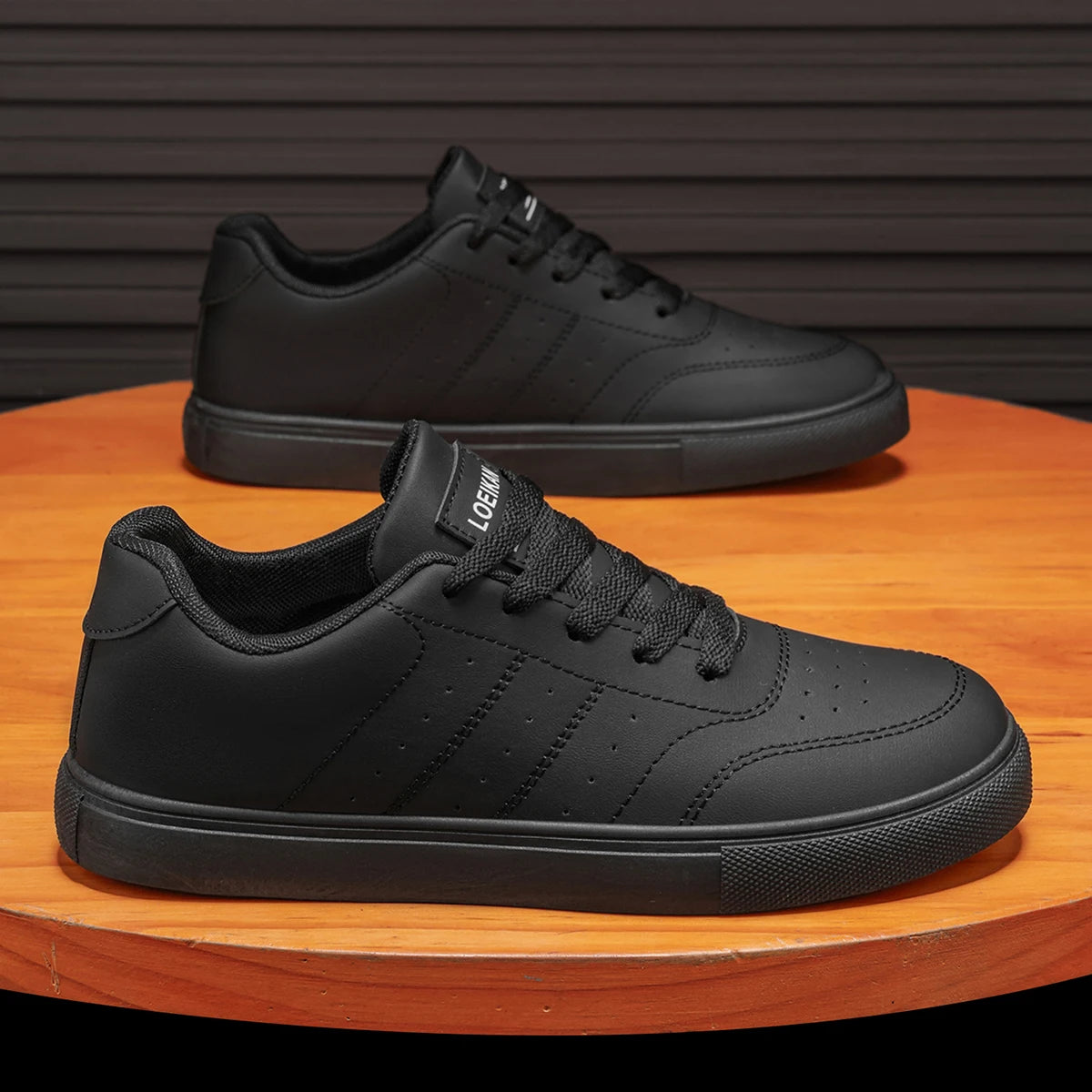 Men's Monochrome Low-Top Casual Sneakers
