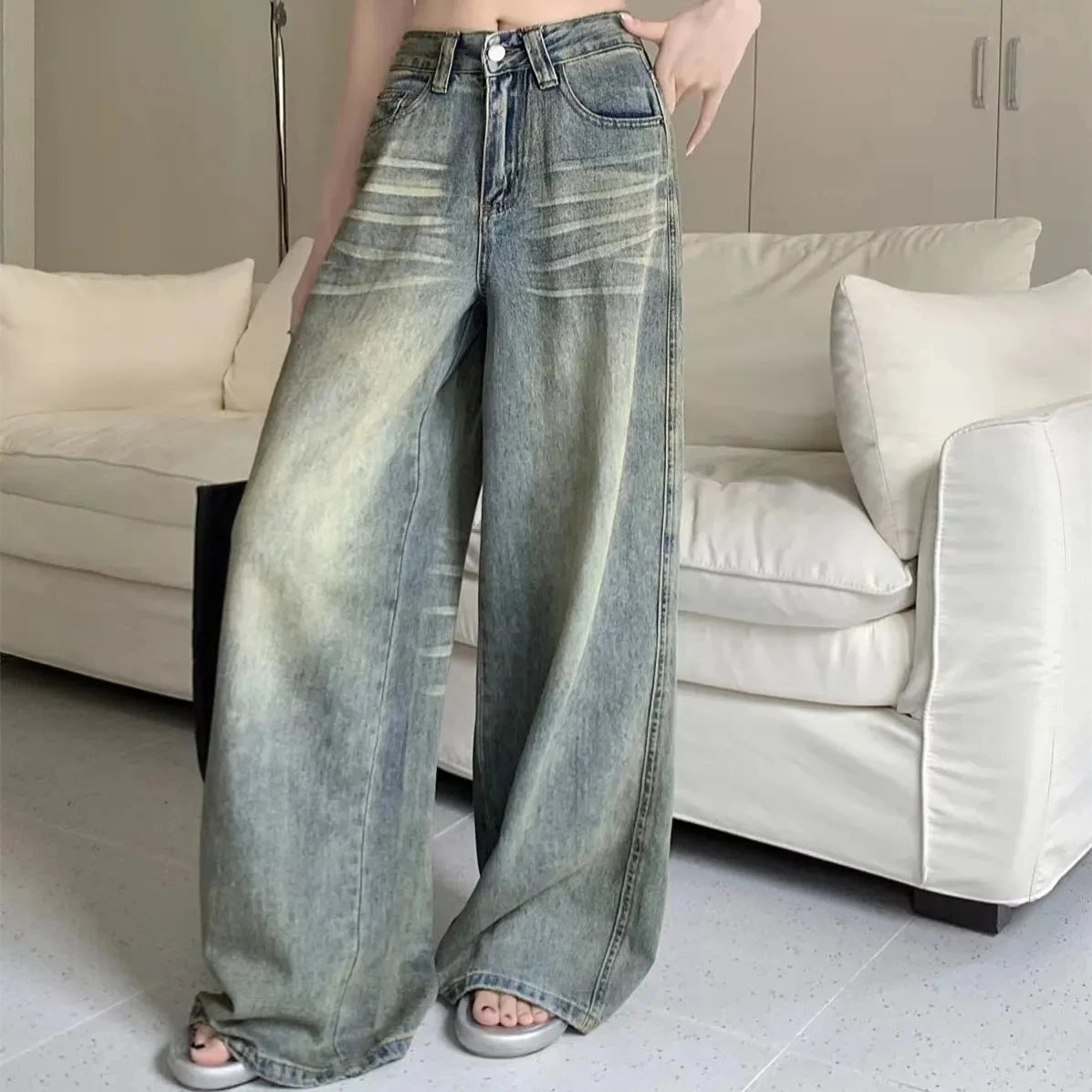 Women's Vintage High-Waist Relaxed Jeans — product view