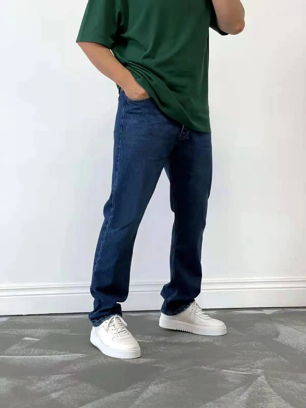Men's Blue Straight-Leg Stretch Denim Jeans - Lightweight — product view