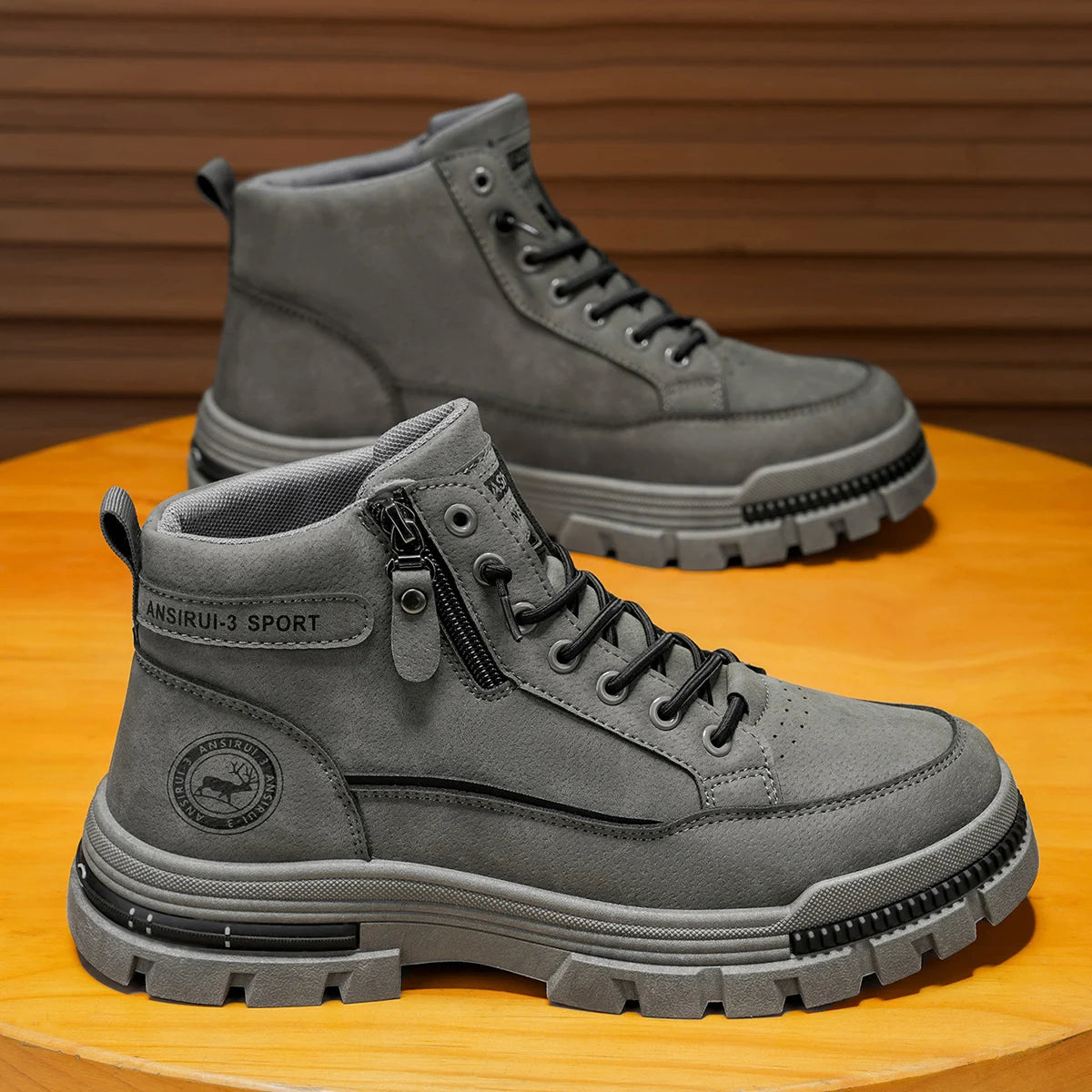 Bottines montantes à lacets pour homme avec empiècements surpiqués